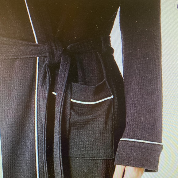 🆕 Amazon Essentials Women’s Lightweight Waffle Full-Length Robe - Picture 6 of 14